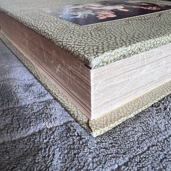 Vintage ‘74-‘75, 1970 Copyright New American Bible Catholic Heirloom Edition. - Picture 7 of 16